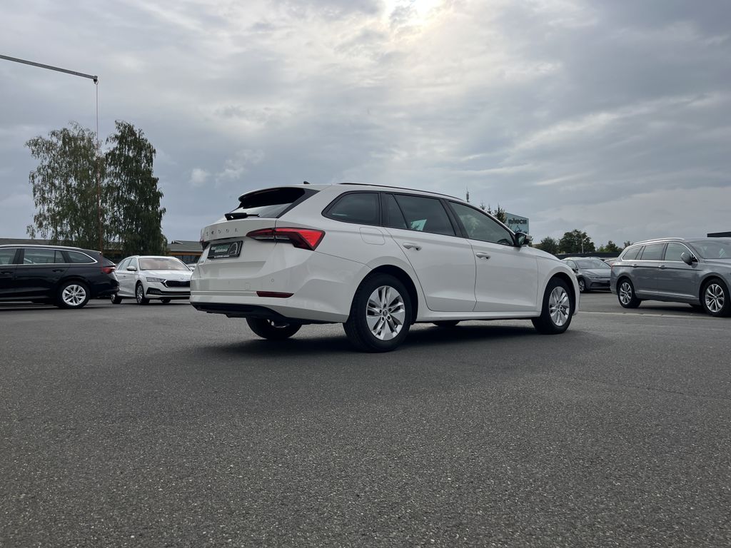 Skoda Octavia Combi 1.5 TSI Ambition 7