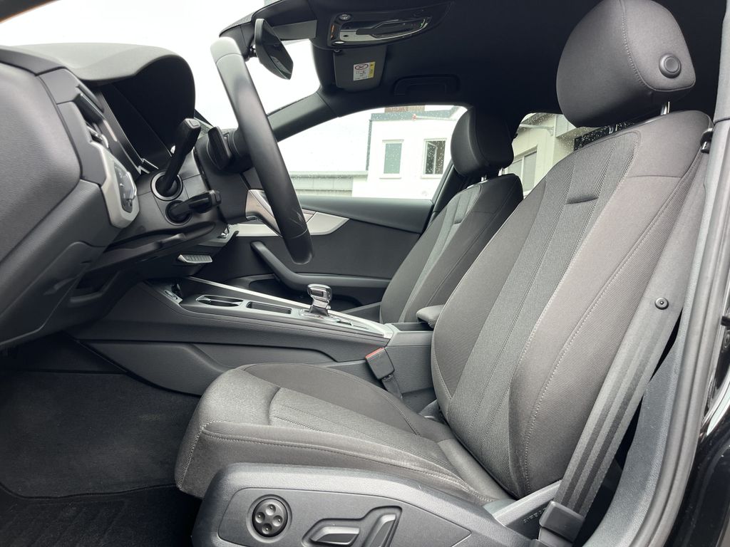 Audi A4 Avant 2.0 TFSI quattro Blackline S-Line Optik 13