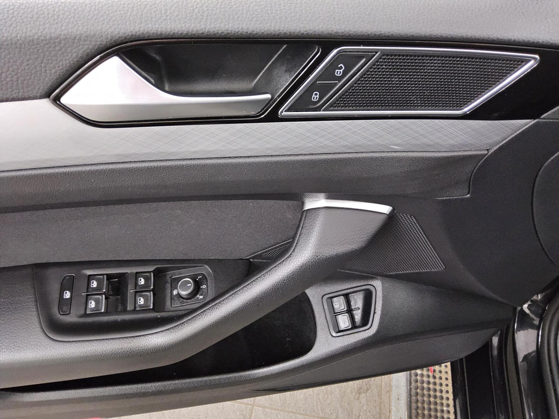 Volkswagen Passat Var. GTE 1.4 TSI Navi LED RFK 9