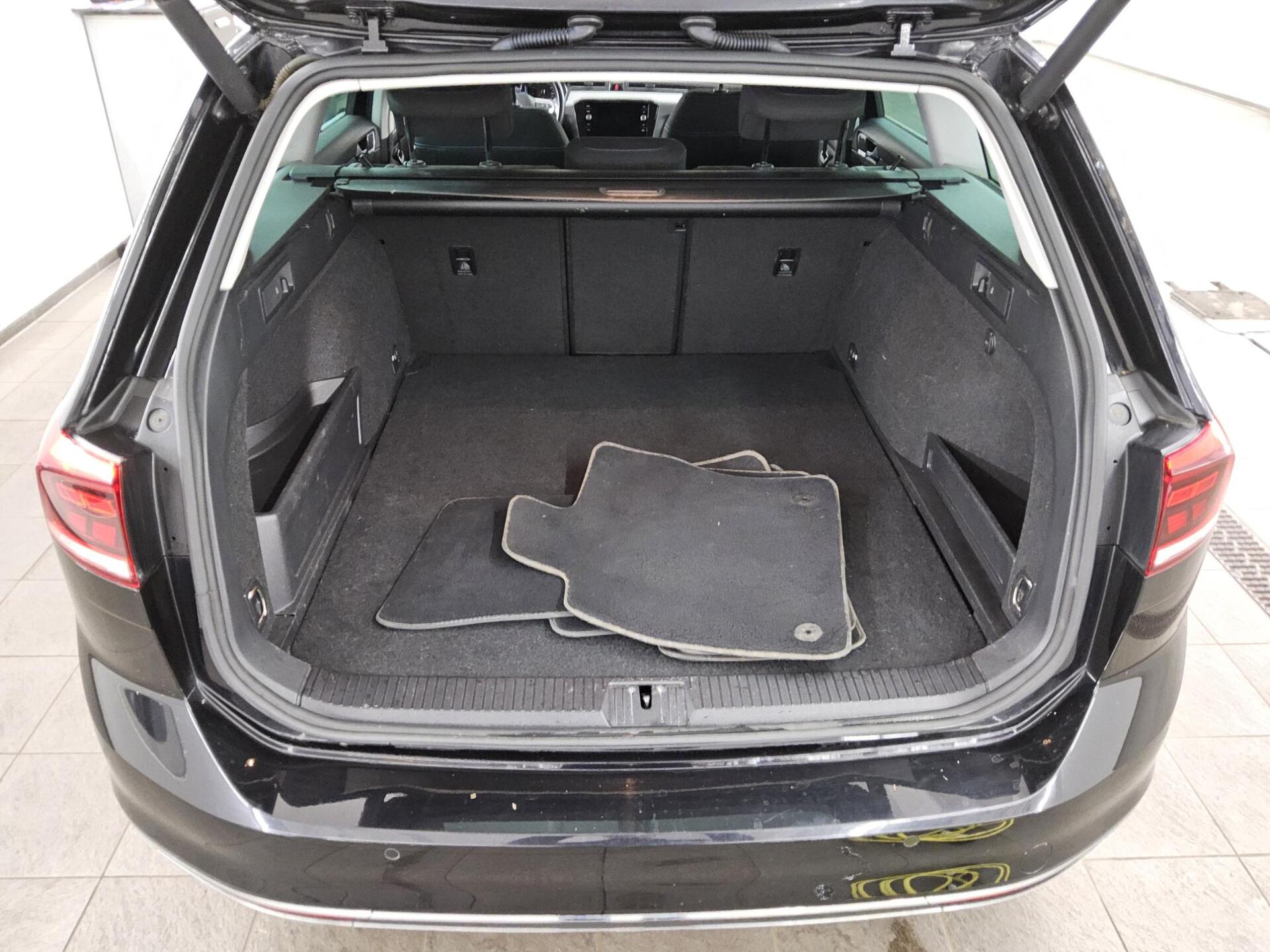 Volkswagen Passat Var. GTE 1.4 TSI Navi LED RFK 12