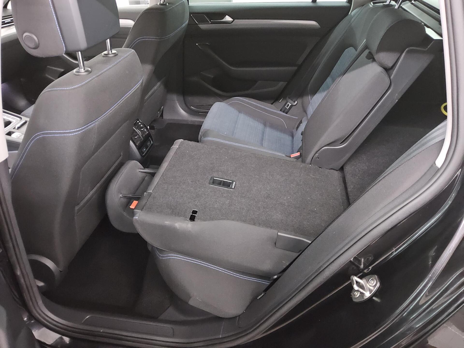 Volkswagen Passat Var. GTE 1.4 TSI Navi LED RFK 13