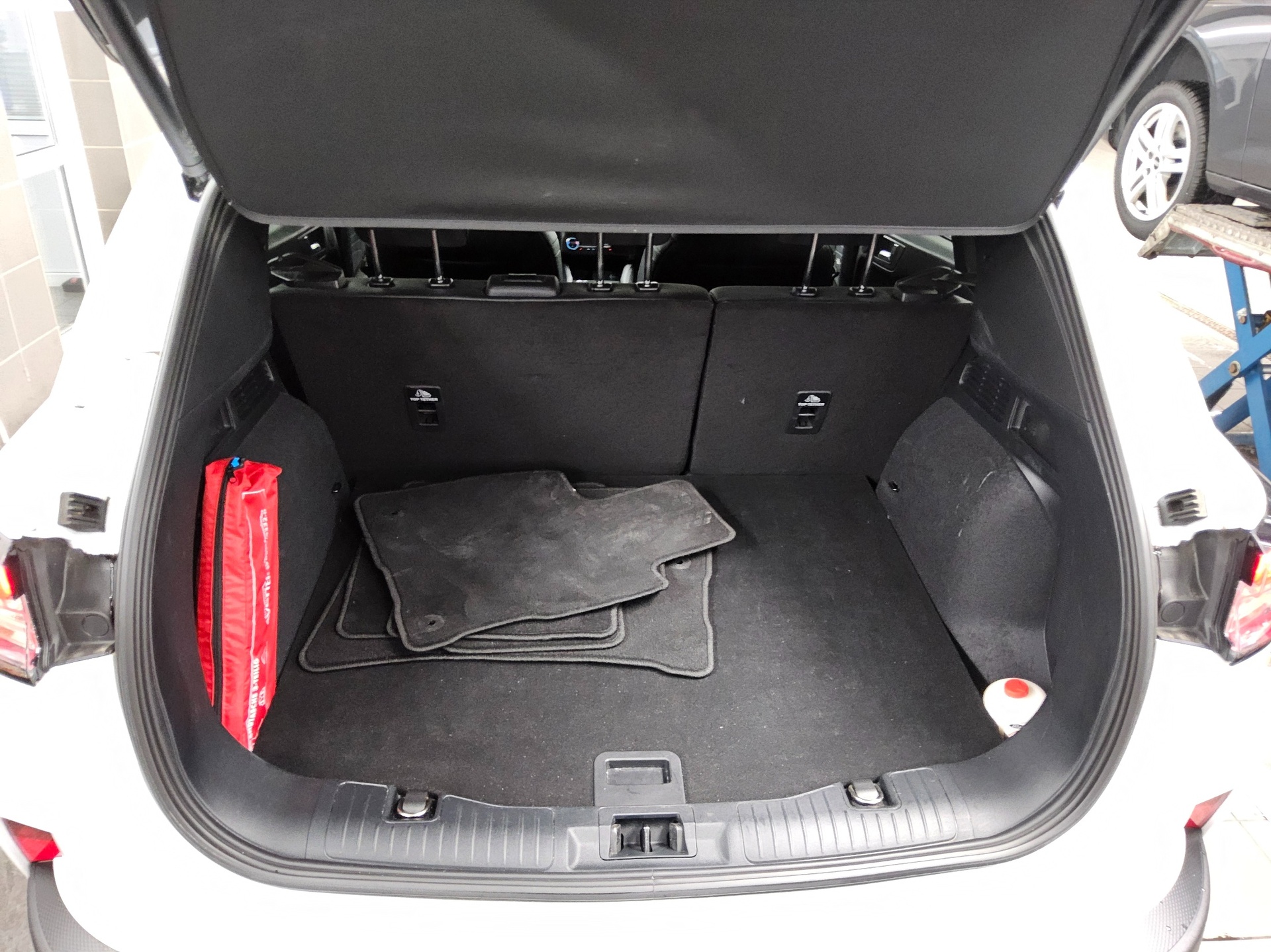 Ford Kuga 2.0 EB Titanium X Navi LED DigiTacho HuD 12