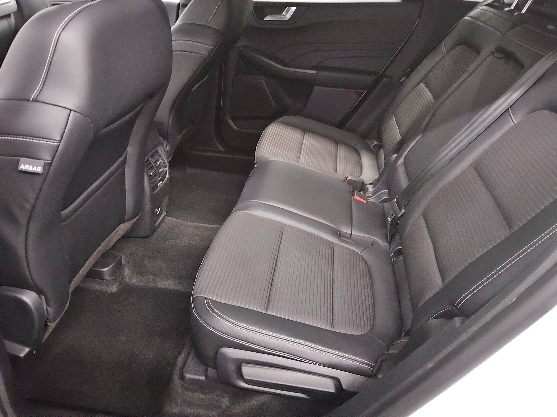 Ford Kuga 2.0 EB Titanium X Navi LED DigiTacho HuD 13