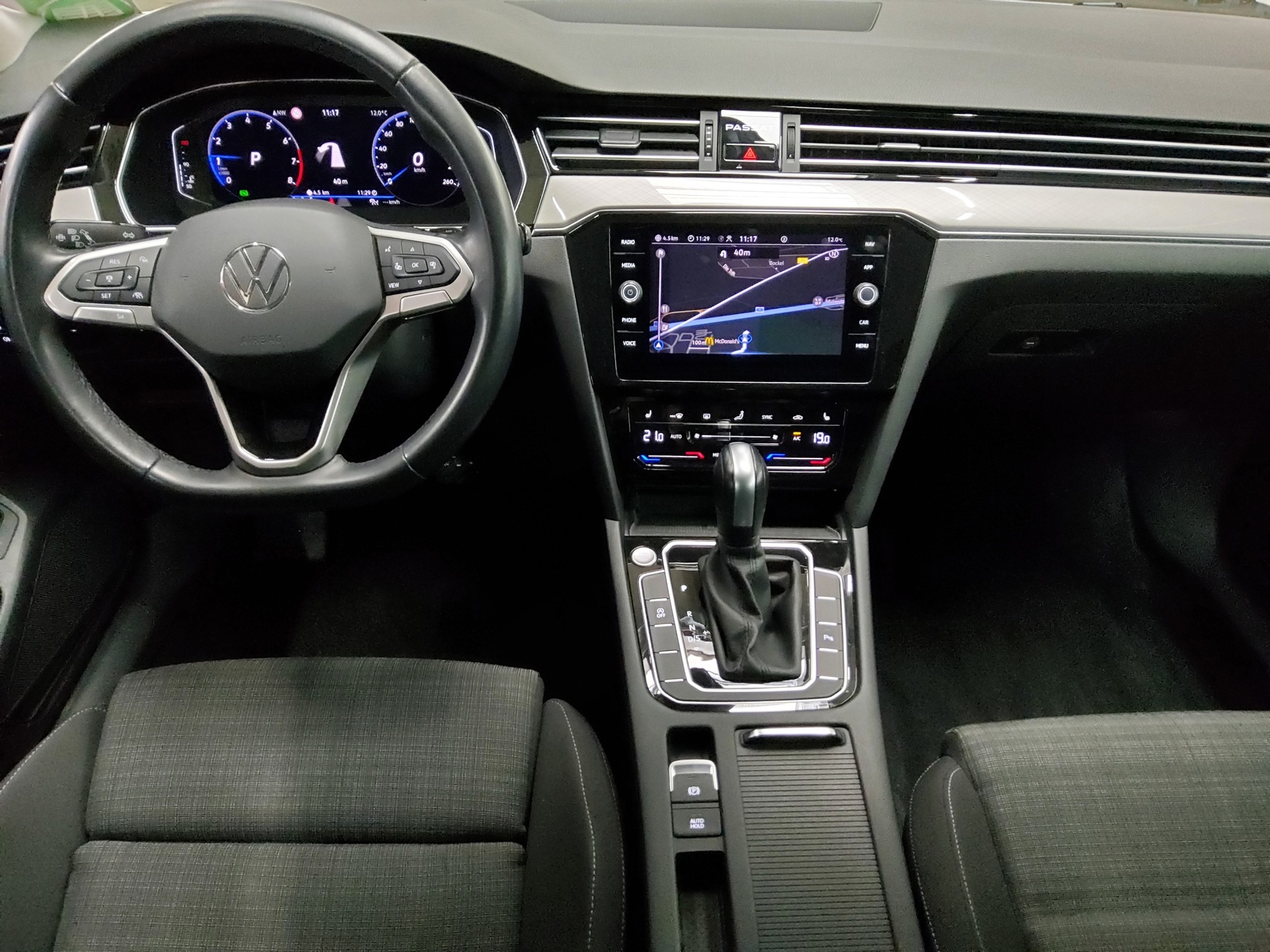 Volkswagen Passat Var. 1.5 TSI Business Navi AHK AID RfK 5
