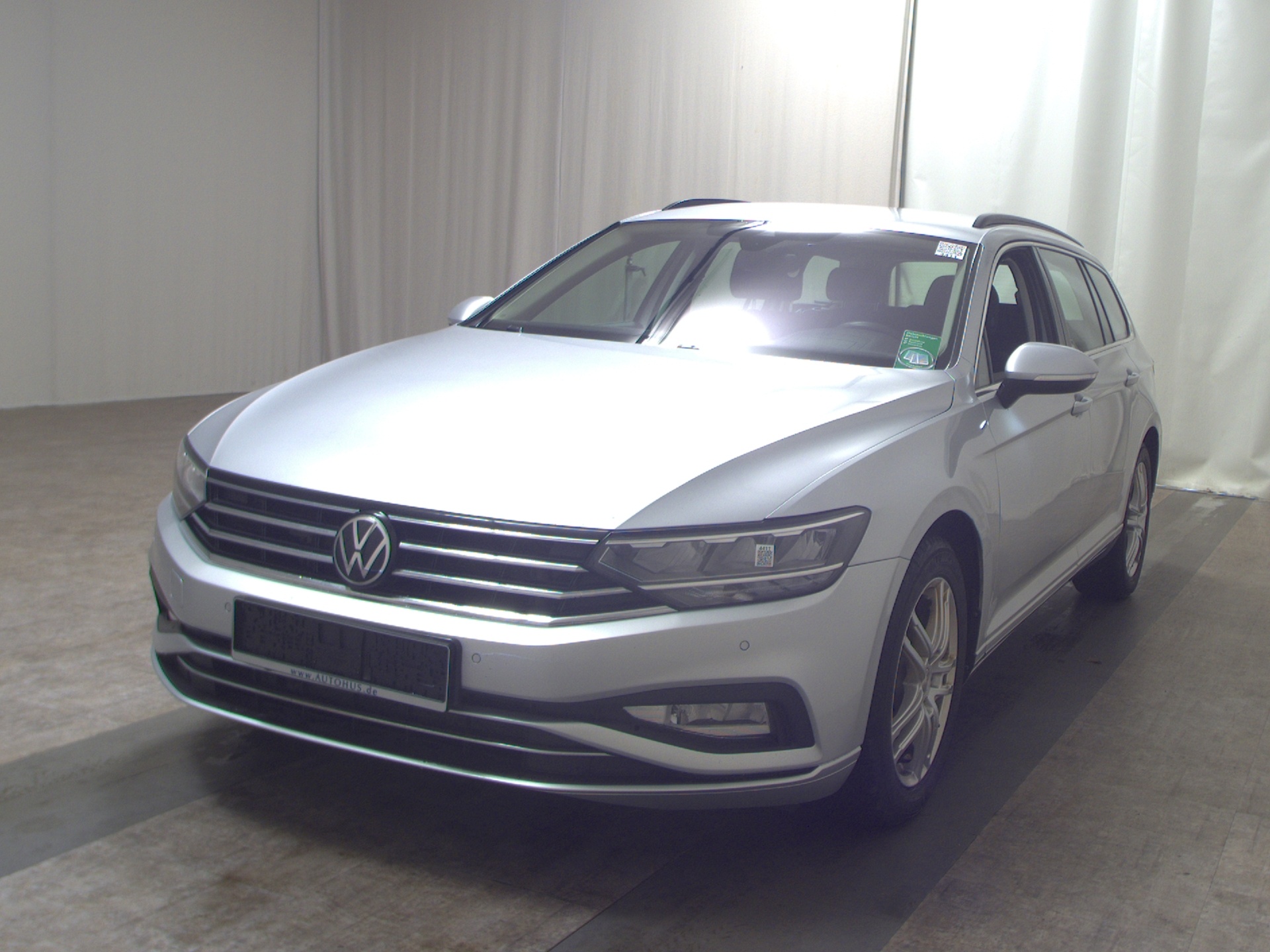 Volkswagen Passat Var. 1.5 TSI Business Navi AHK AID RfK 2