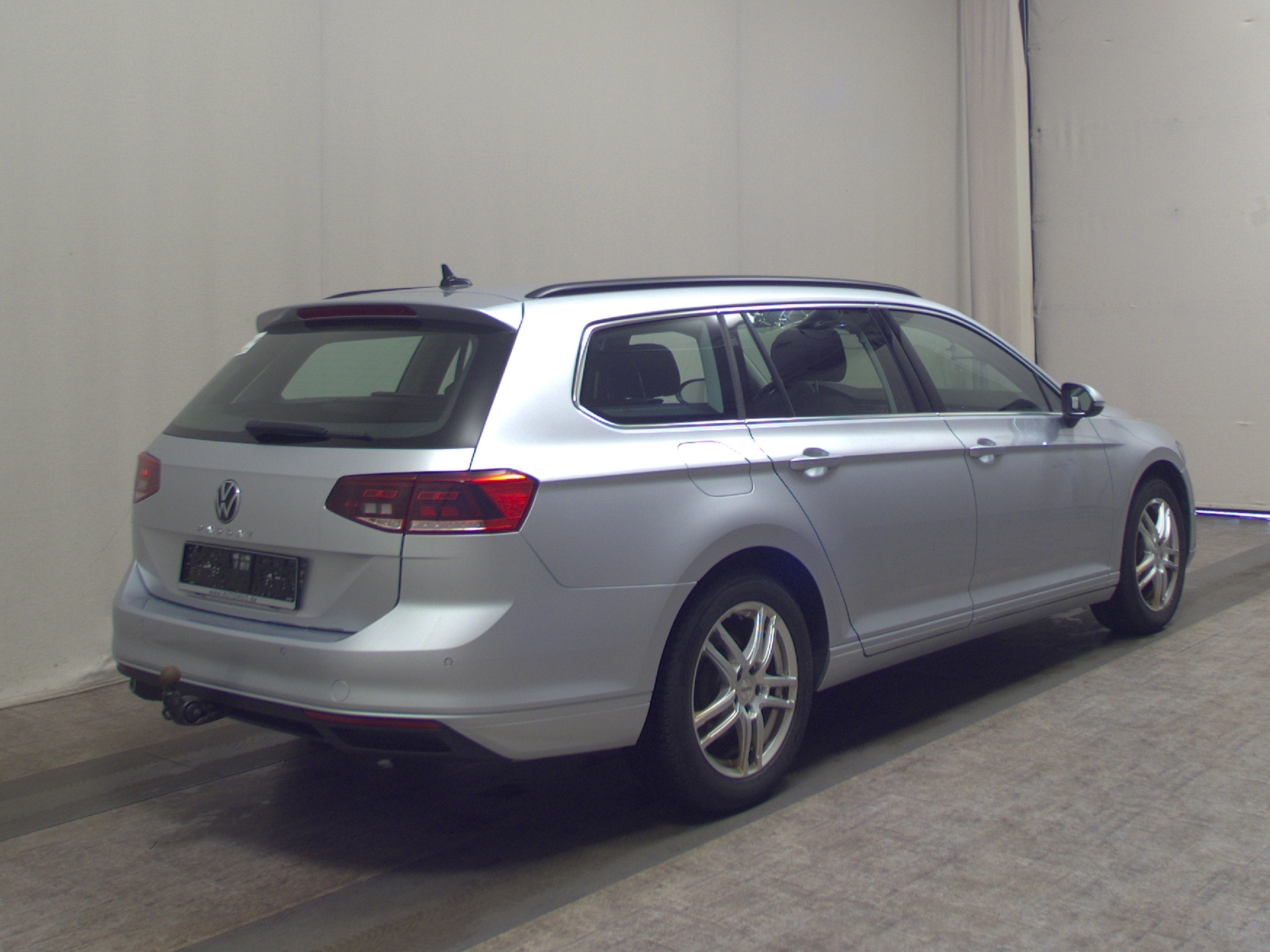 Volkswagen Passat Var. 1.5 TSI Business Navi AHK AID RfK 4