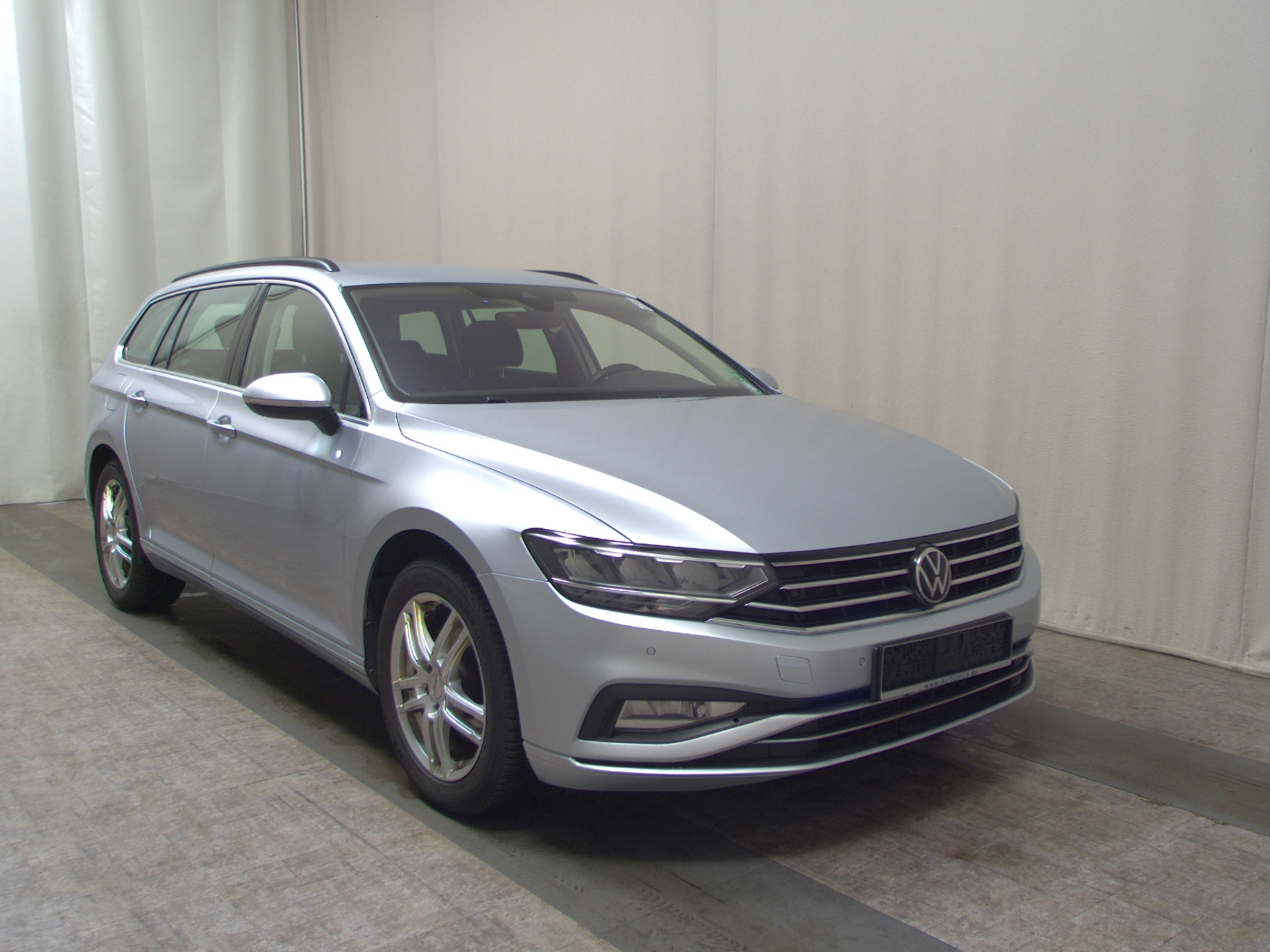 Volkswagen Passat Var. 1.5 TSI Business Navi AHK AID RfK 3