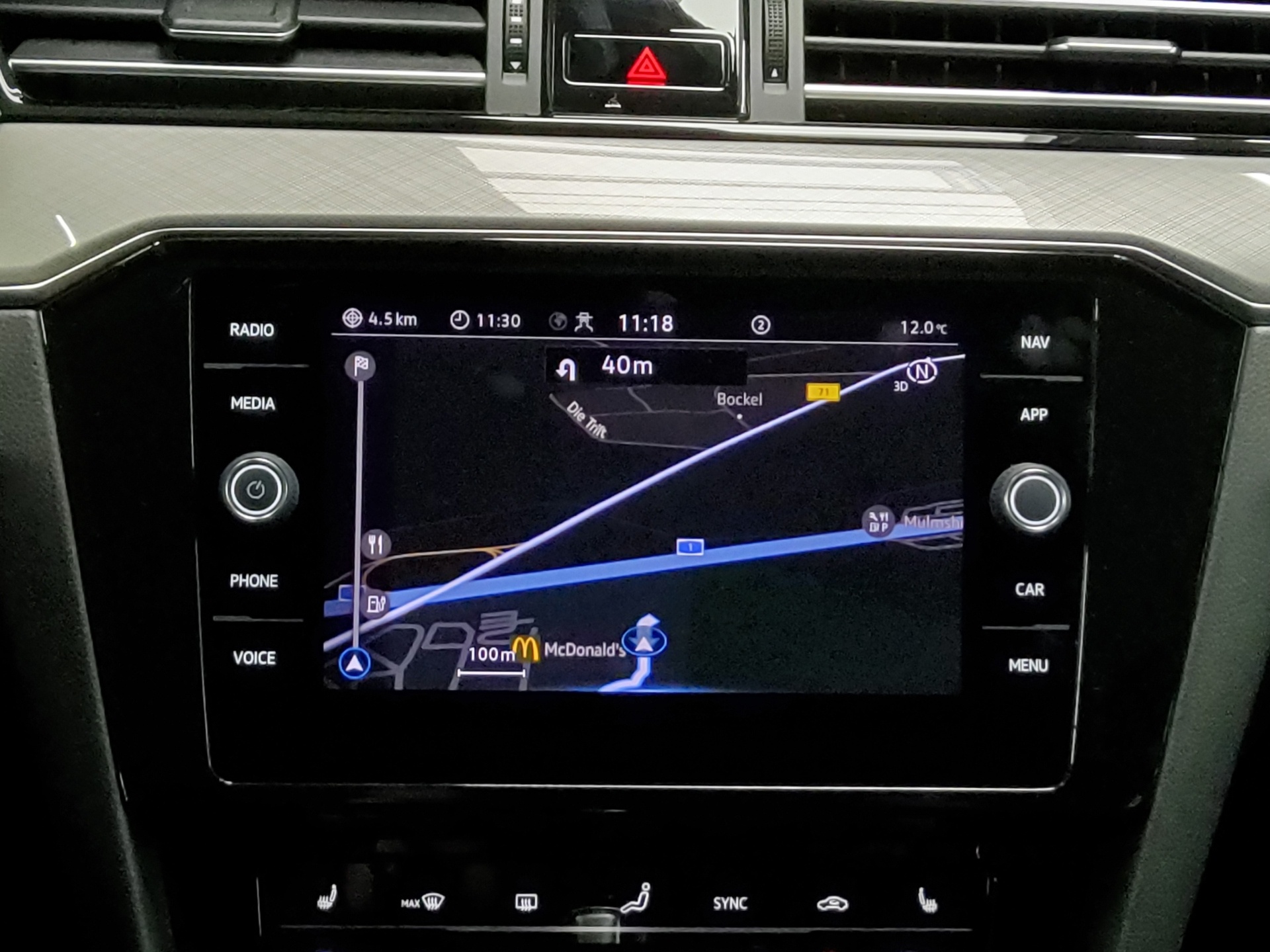 Volkswagen Passat Var. 1.5 TSI Business Navi AHK AID RfK 7