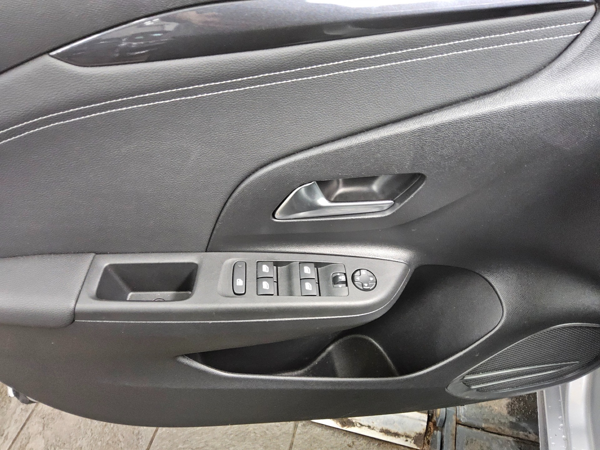 Opel Corsa 1.2 Turbo Elegance Navi LED PDC SH T-Leder 10