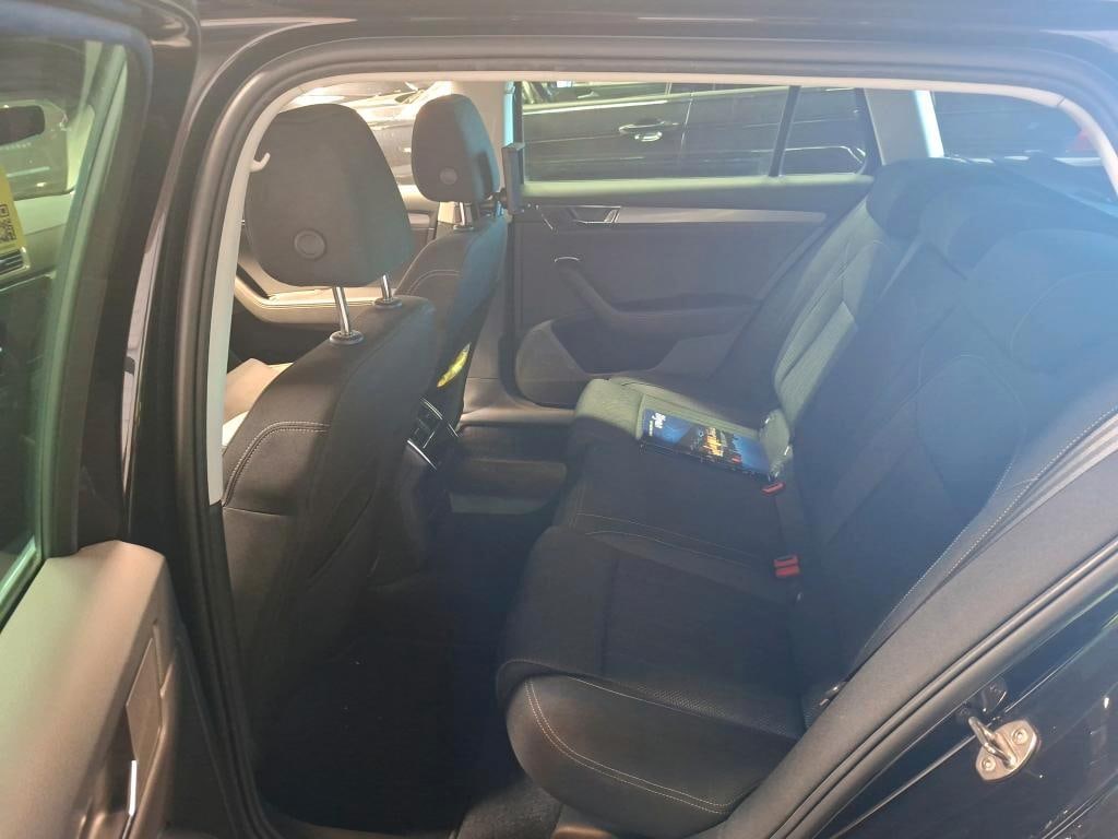 Skoda Superb 2.0 2023 6
