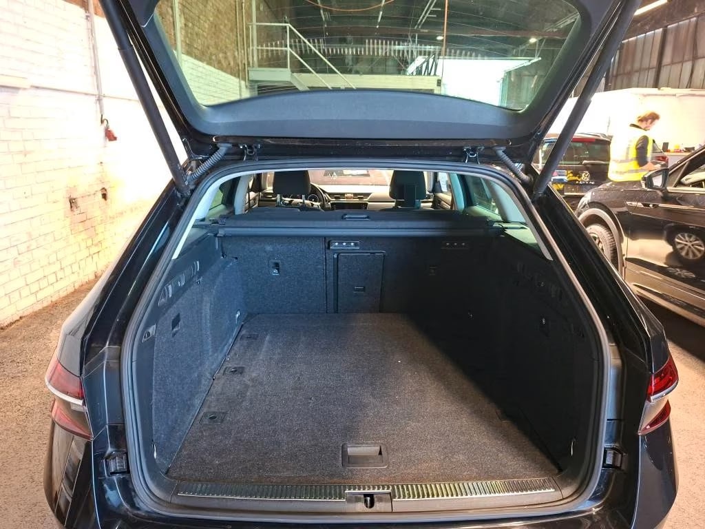 Skoda Superb 2.0 2023 7