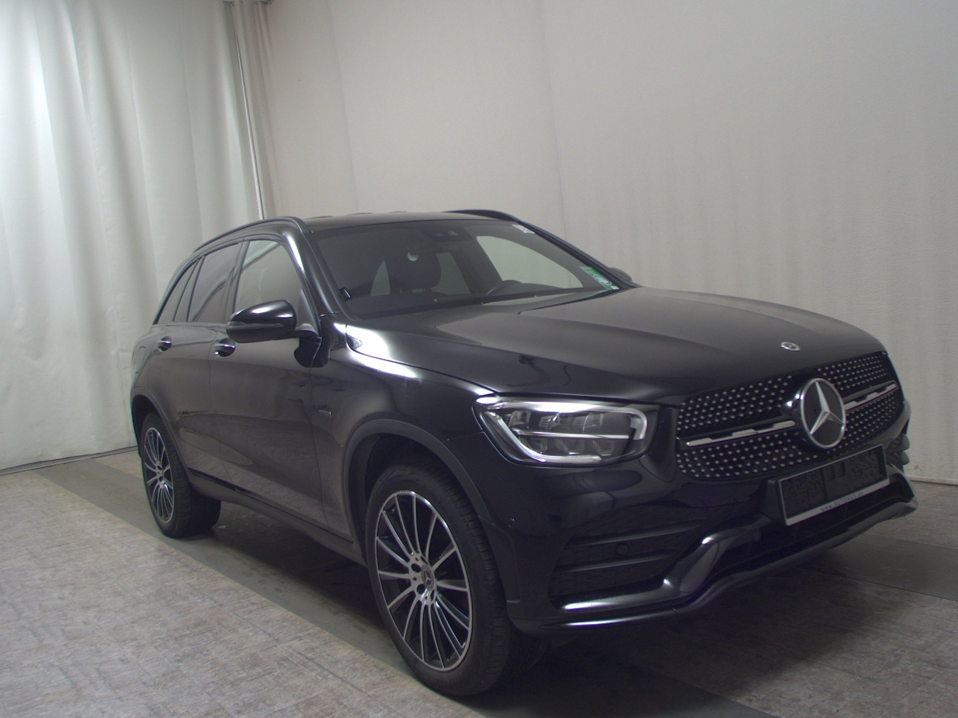 Mercedes-Benz GLC 300 e 4M AMG-Line Navi LED Ambiente 3