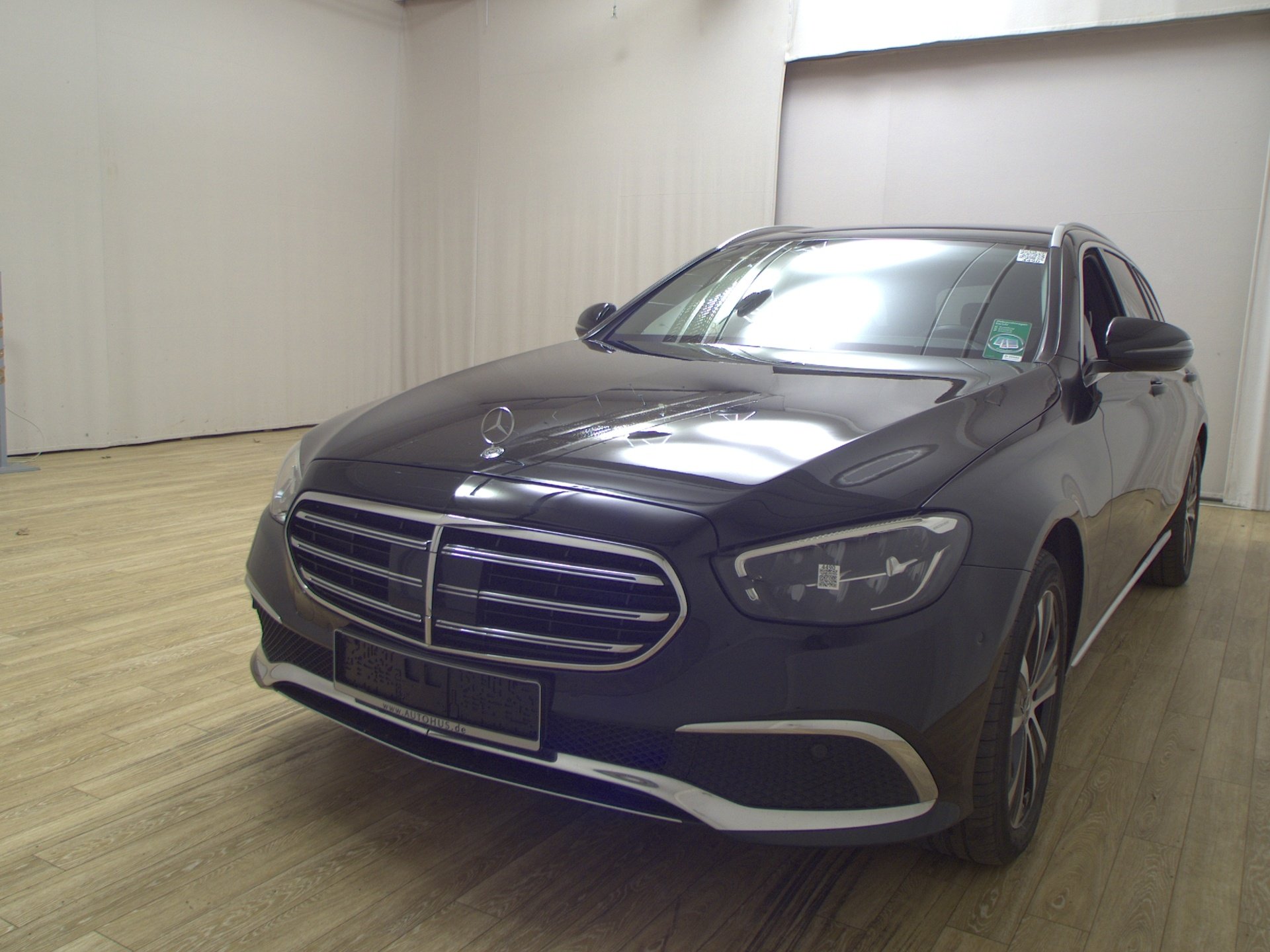 Mercedes-Benz E 300 T de 4M Exclusive T-Leder Navi LED RfK AHK 2