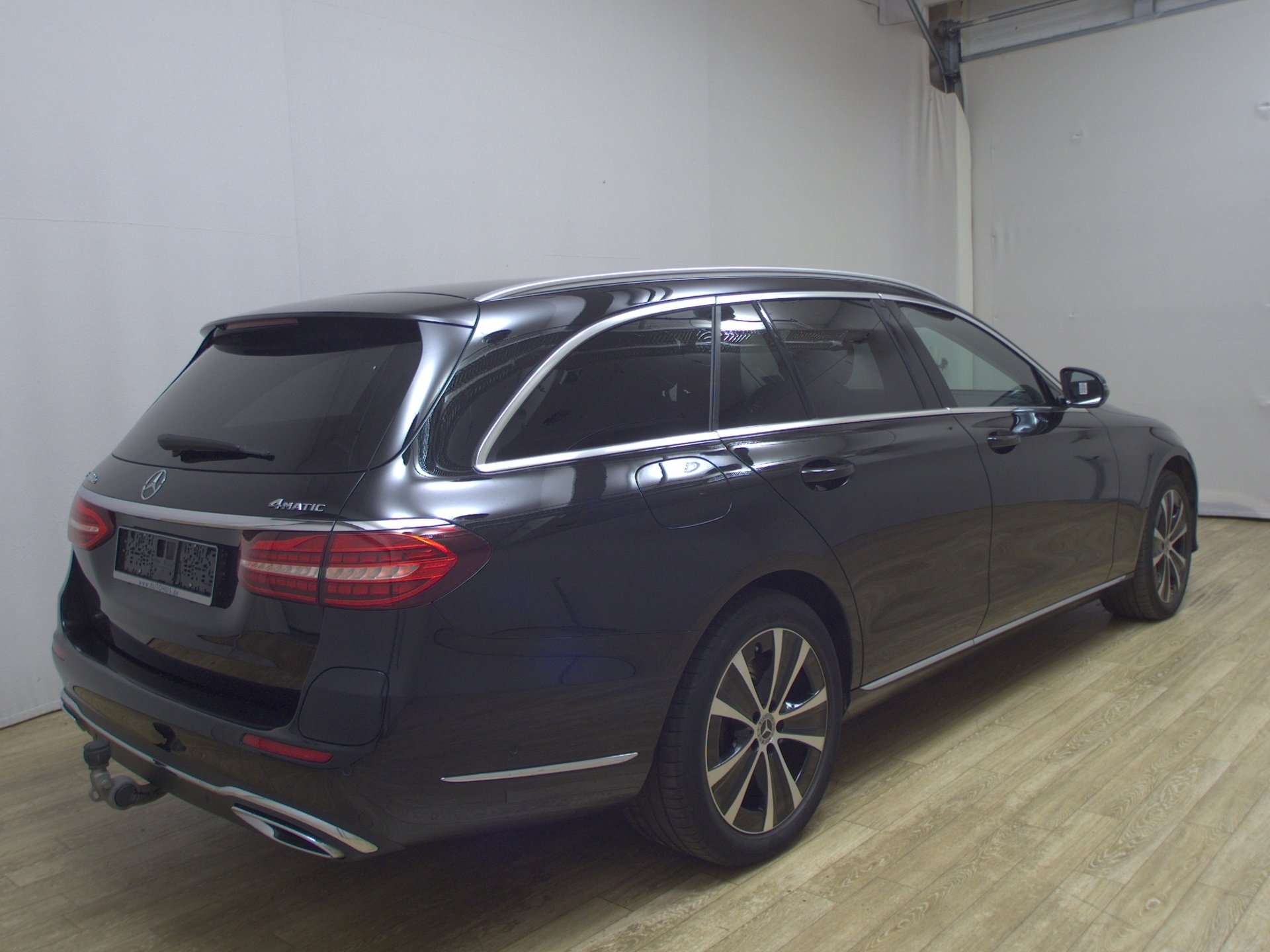 Mercedes-Benz E 300 T de 4M Exclusive T-Leder Navi LED RfK AHK 4