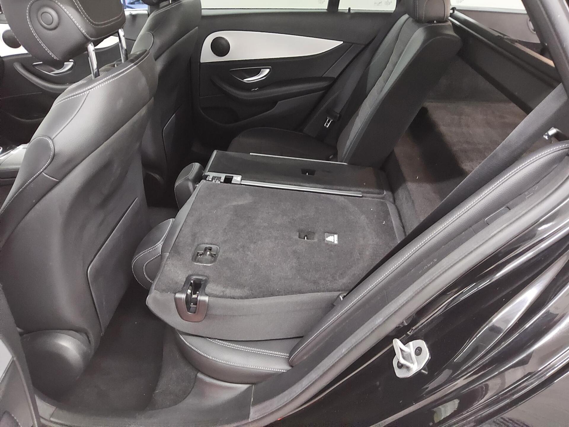 Mercedes-Benz E 300 T de 4M Exclusive T-Leder Navi LED RfK AHK 13