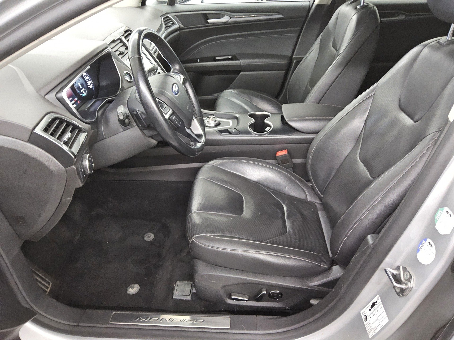 Ford Mondeo Turnier 2.0 EB Titanium Leder Nav LED AHK 8