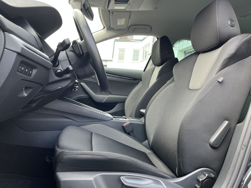 Skoda Octavia Combi 2.0 TDI DSG Tour 11