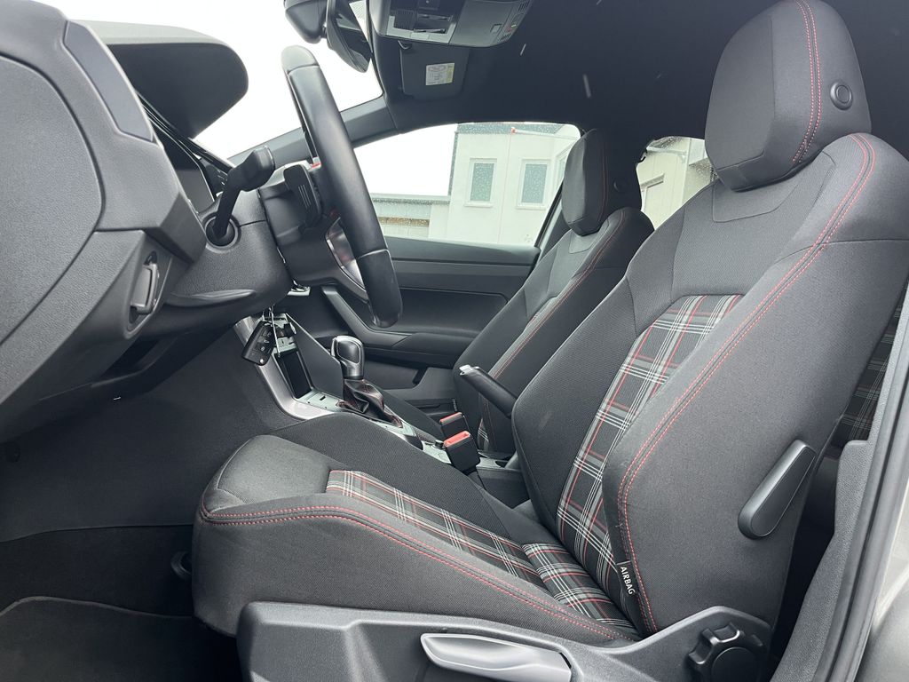 Volkswagen Polo GTI 2.0 TSI DSG 11