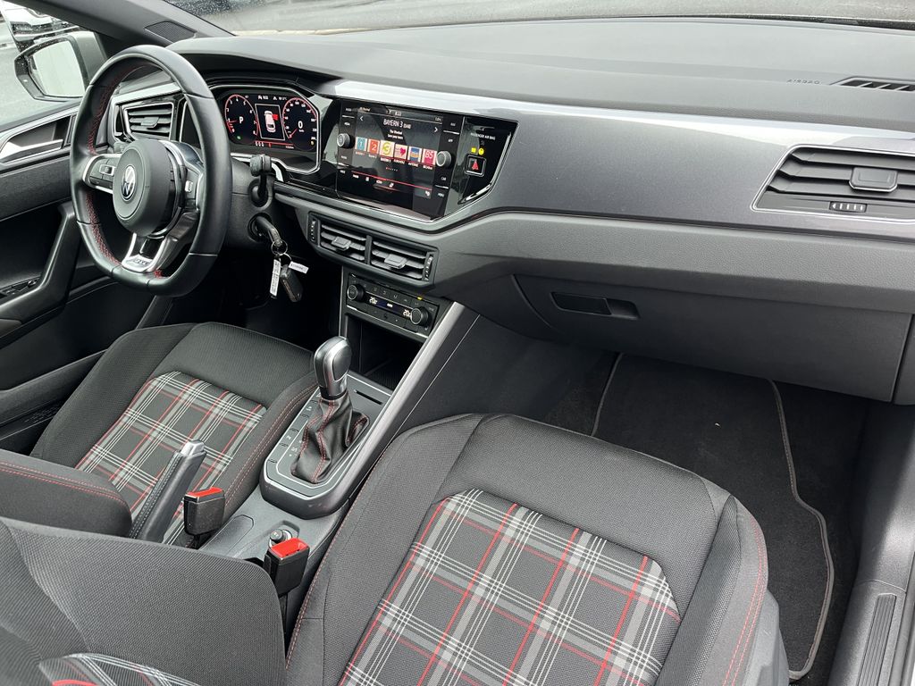Volkswagen Polo GTI 2.0 TSI DSG 12