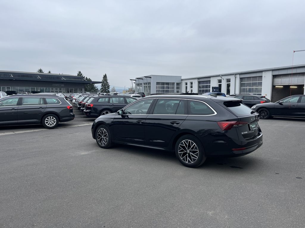 Skoda Octavia Combi 2.0 TDI DSG Style 9