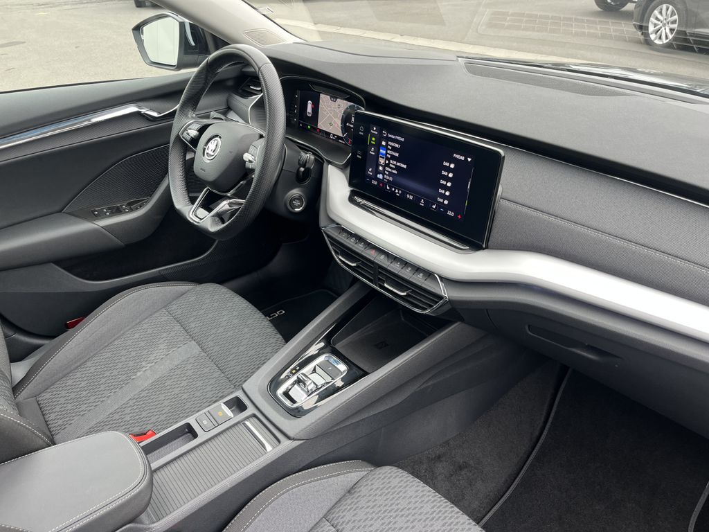 Skoda Octavia Combi 2.0 TDI DSG Style 12