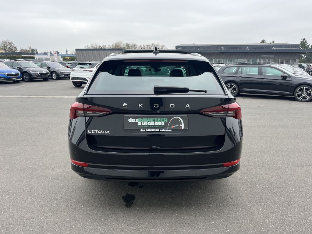Skoda Octavia Combi 2.0 TDI DSG Style 8
