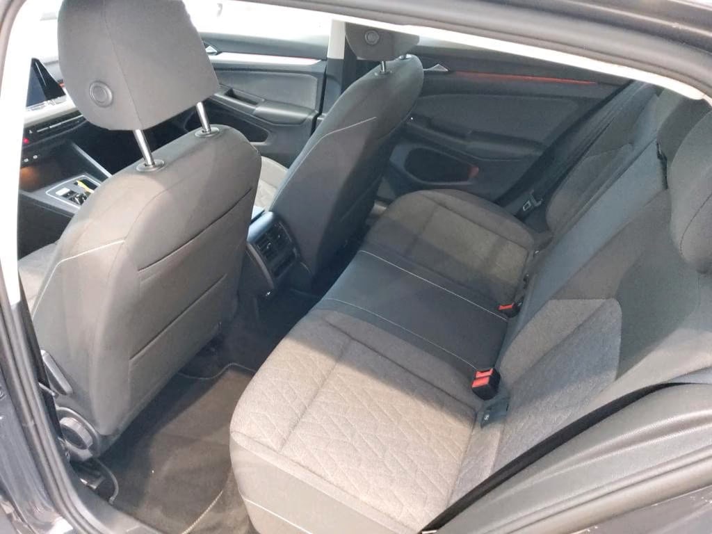 Volkswagen Golf 1.0 2024 6