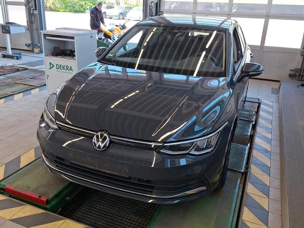 Volkswagen Golf 1.0 2024 2
