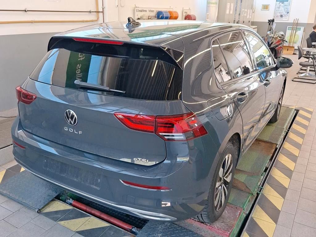 Volkswagen Golf 1.0 2024 4