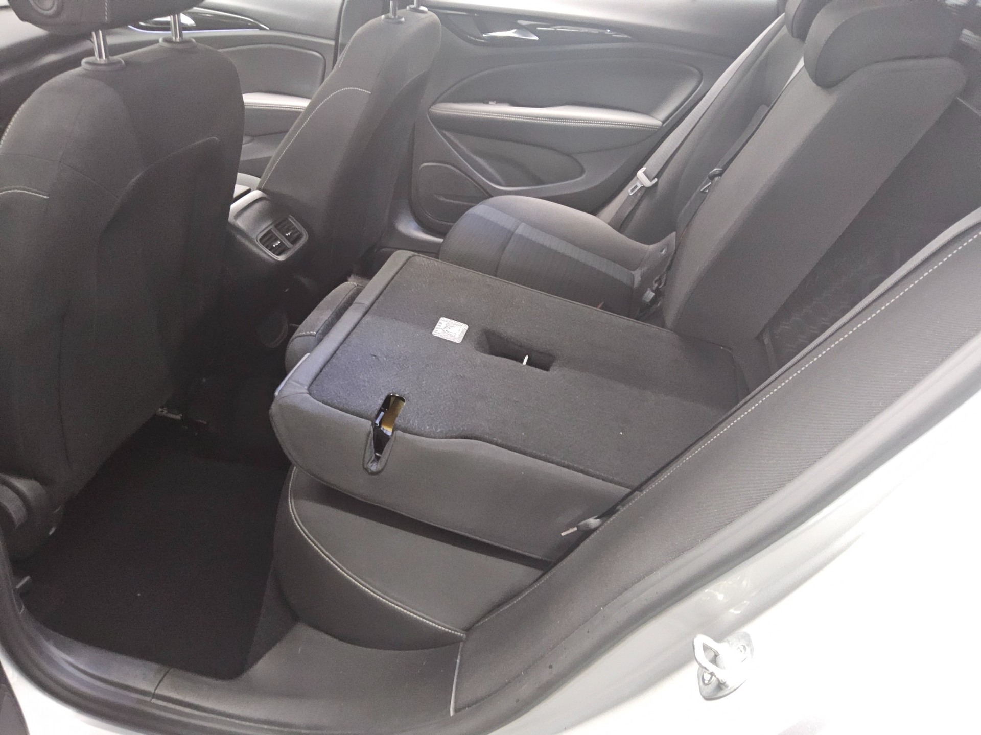 Opel Insignia ST 2.0 CDTI Elegance Navi LED AUX-IN 13