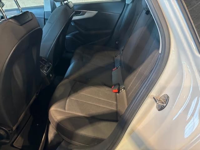 Audi A4 2.0 2024 6