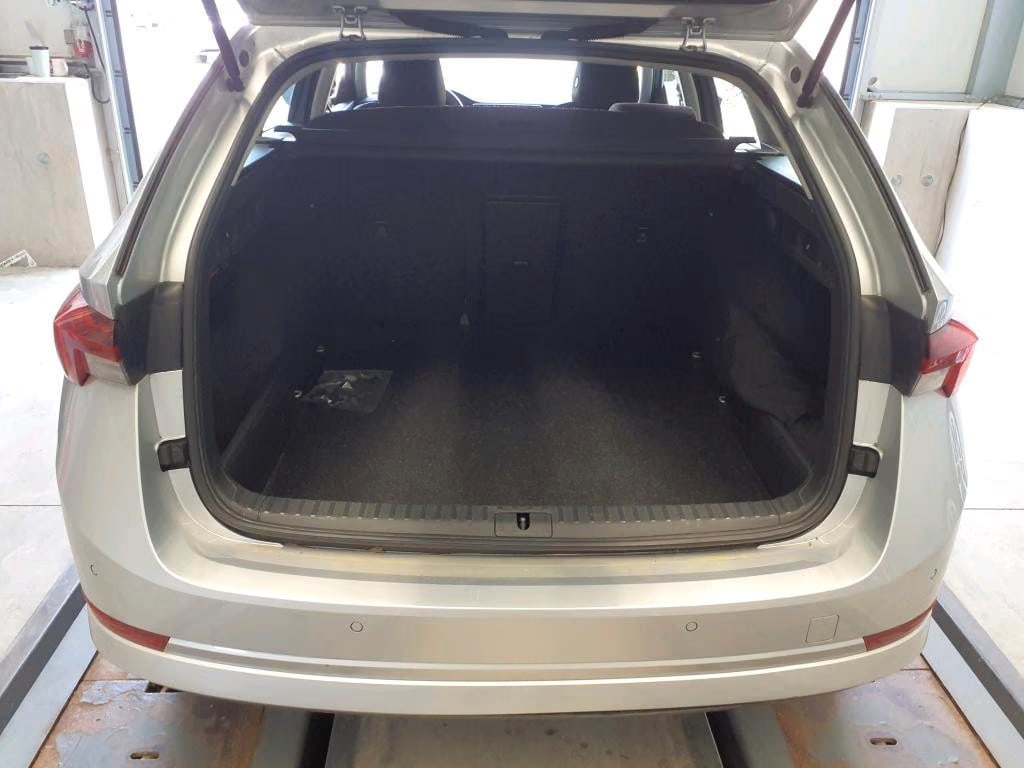 Skoda Octavia 2.0 2021 8
