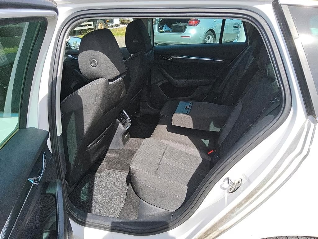 Skoda Octavia 2.0 2023 7
