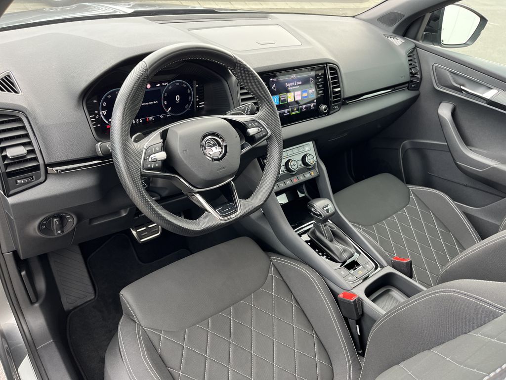 Skoda Karoq 1.5 TSI DSG SPORTLINE AHK PANO Navi 4xSHZ 11