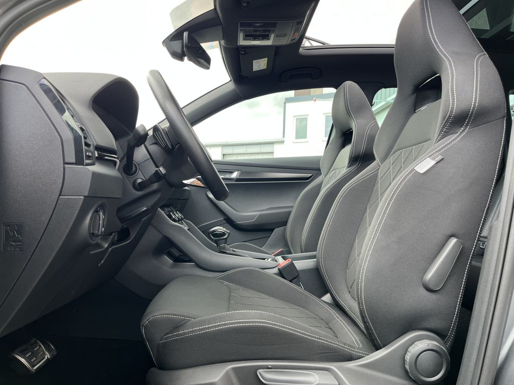 Skoda Karoq 1.5 TSI DSG SPORTLINE AHK PANO Navi 4xSHZ 12