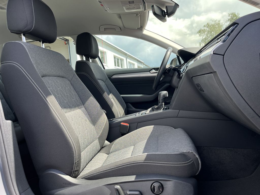 Volkswagen Passat Variant 1.5 TSI DSG R-Line 14