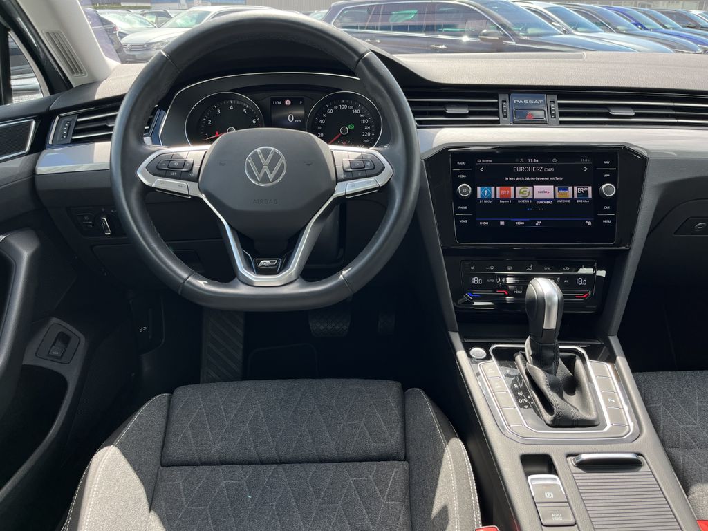 Volkswagen Passat Variant 1.5 TSI DSG R-Line 15