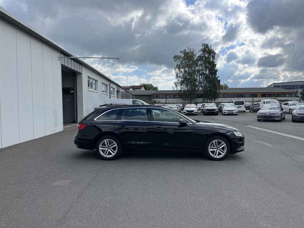 Audi A4 Avant 40 2.0 TDI S tronic 5
