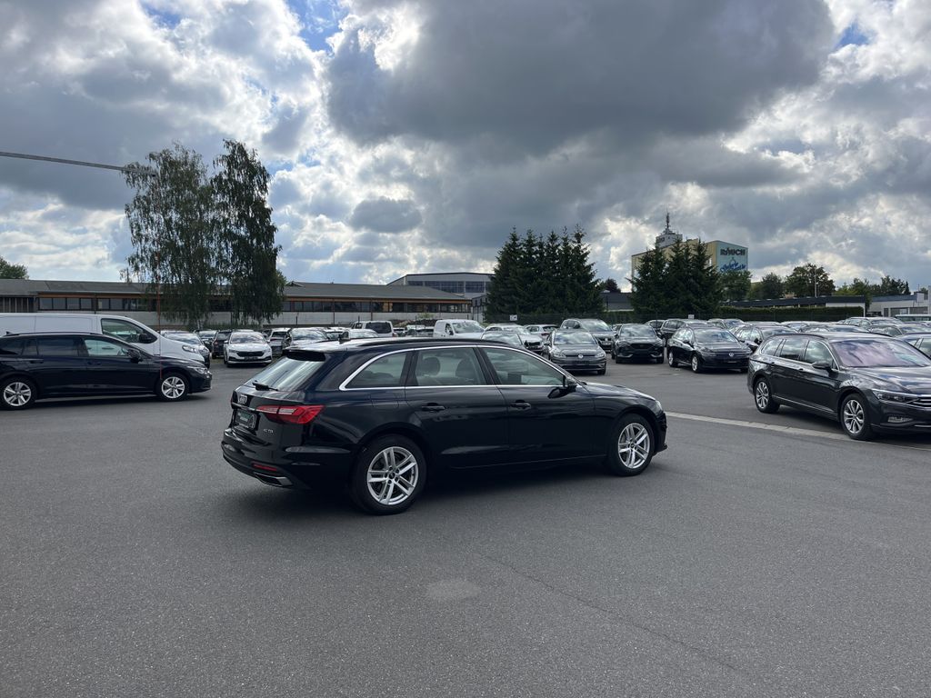 Audi A4 Avant 40 2.0 TDI S tronic 7