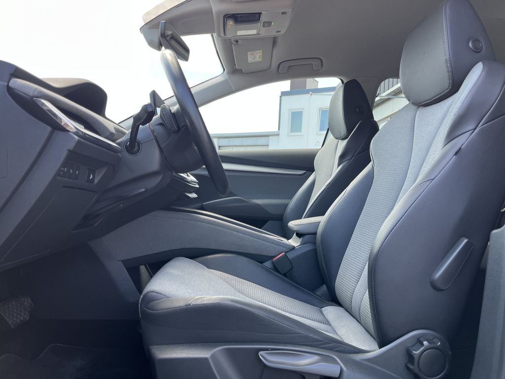 Skoda Enyaq 82kWh WäPu AHK Navi RFK el.Klappe LR-HZG S 12