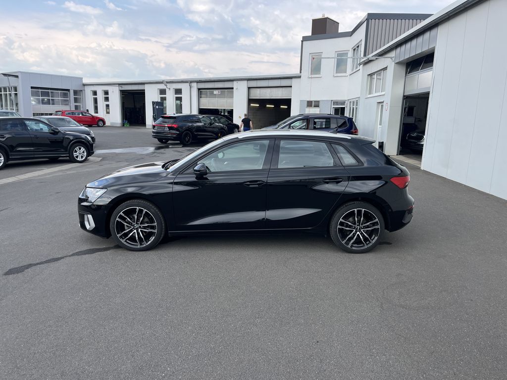 Audi A3 Sportback 35 2.0 TDI S tronic Advanced S-Line 2