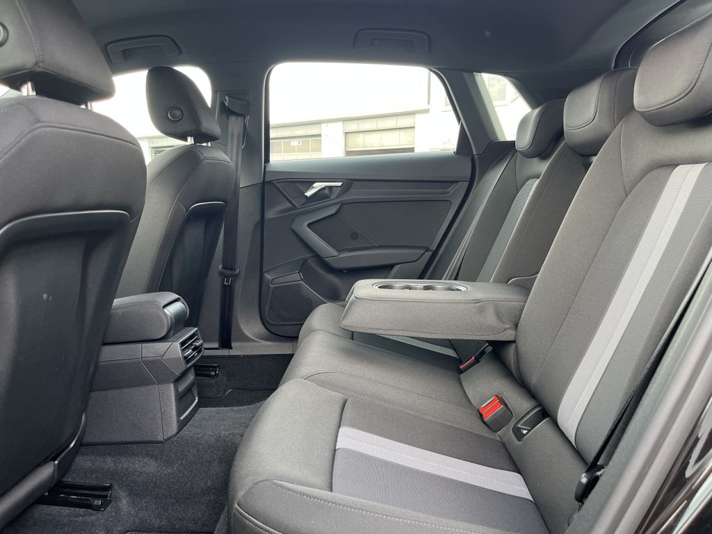 Audi A3 Sportback 35 2.0 TDI S tronic Advanced S-Line 16