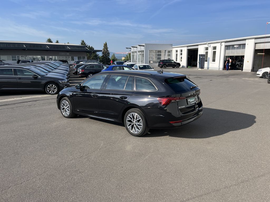 Skoda Octavia Combi 2.0 TDI DSG Blackline 10