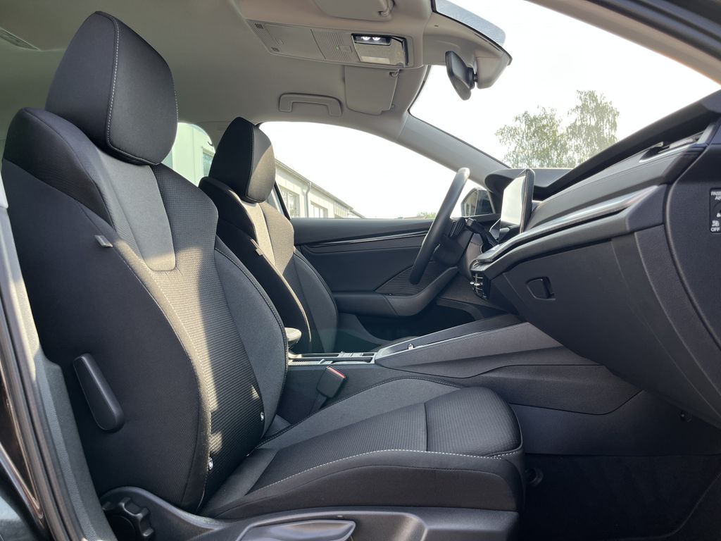 Skoda Octavia Combi 2.0 TDI DSG Blackline 14