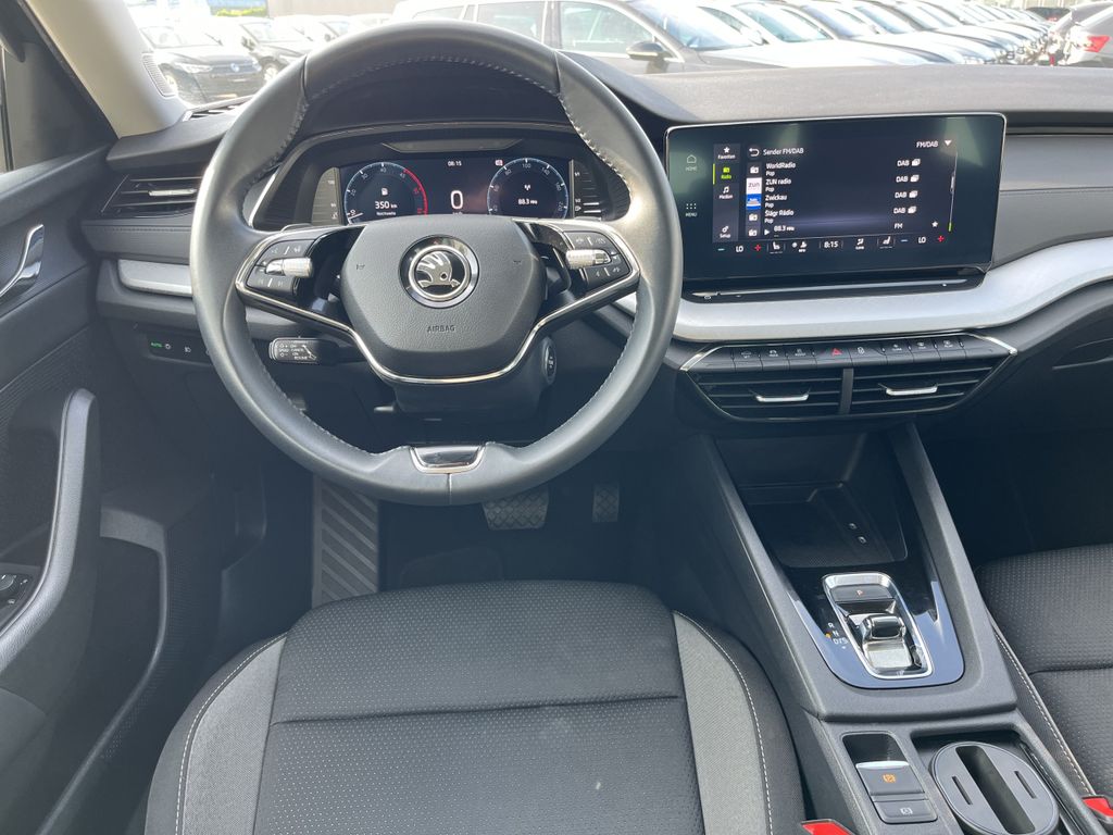 Skoda Octavia Combi 2.0 TDI DSG Blackline 15