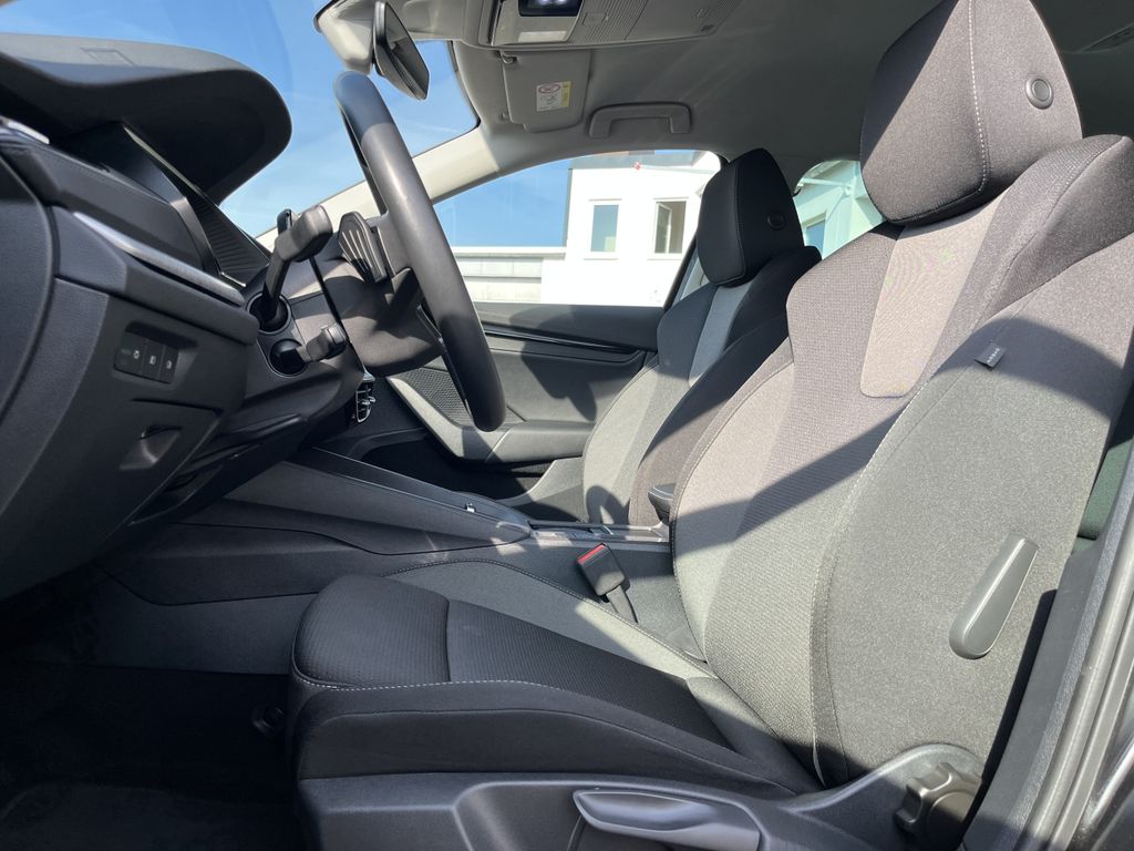 Skoda Octavia Combi 2.0 TDI DSG Blackline 12