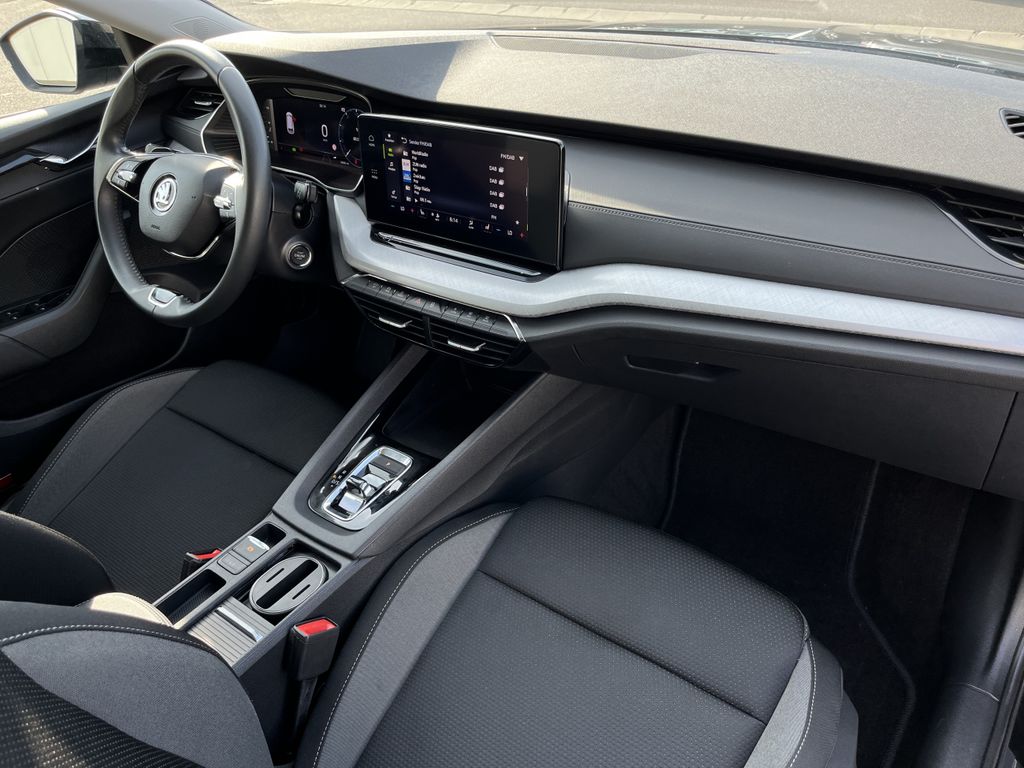 Skoda Octavia Combi 2.0 TDI DSG Blackline 13