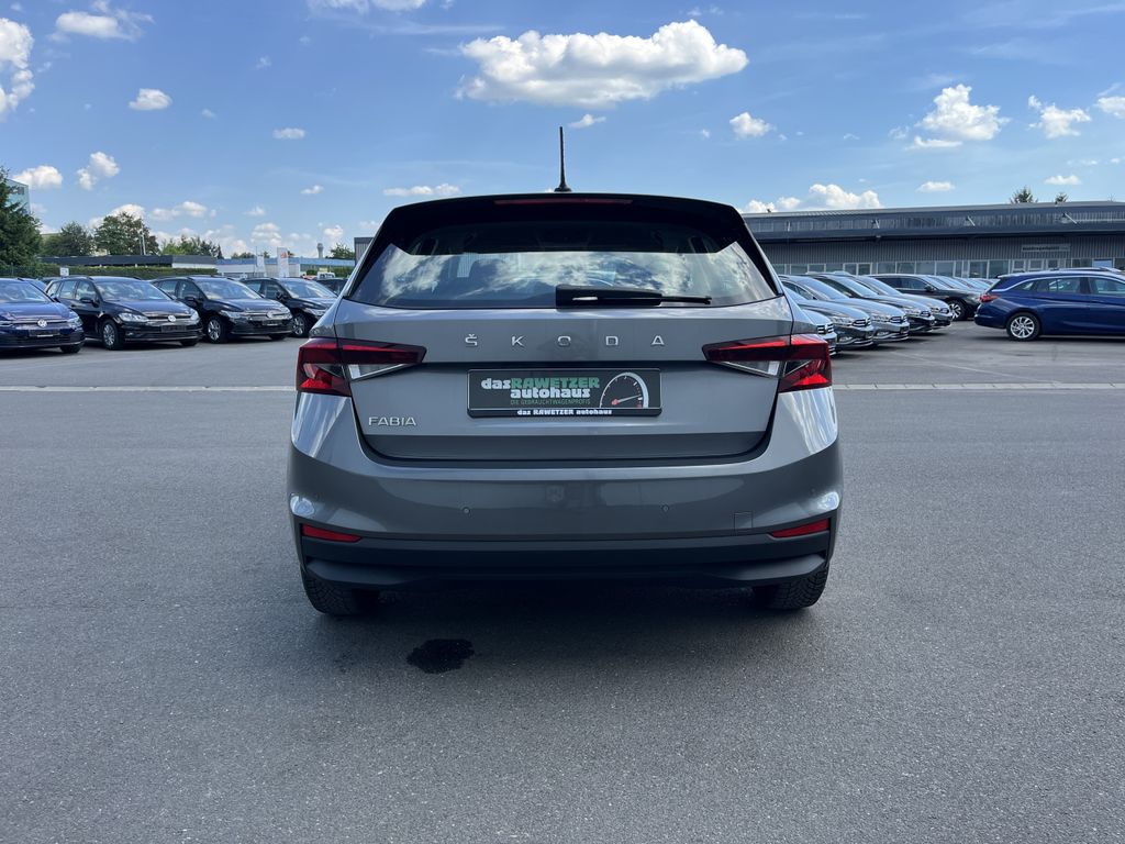 Skoda Fabia 1.0 Ambition 8