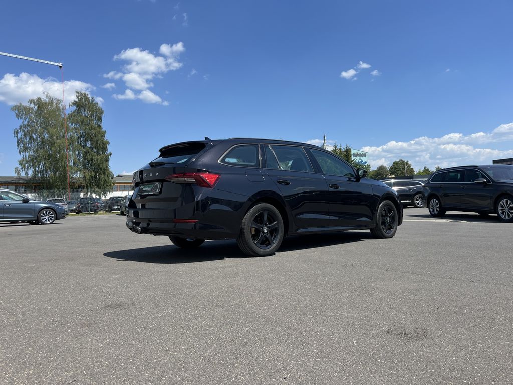 Skoda Octavia Combi 2.0 TDI Blackline 6