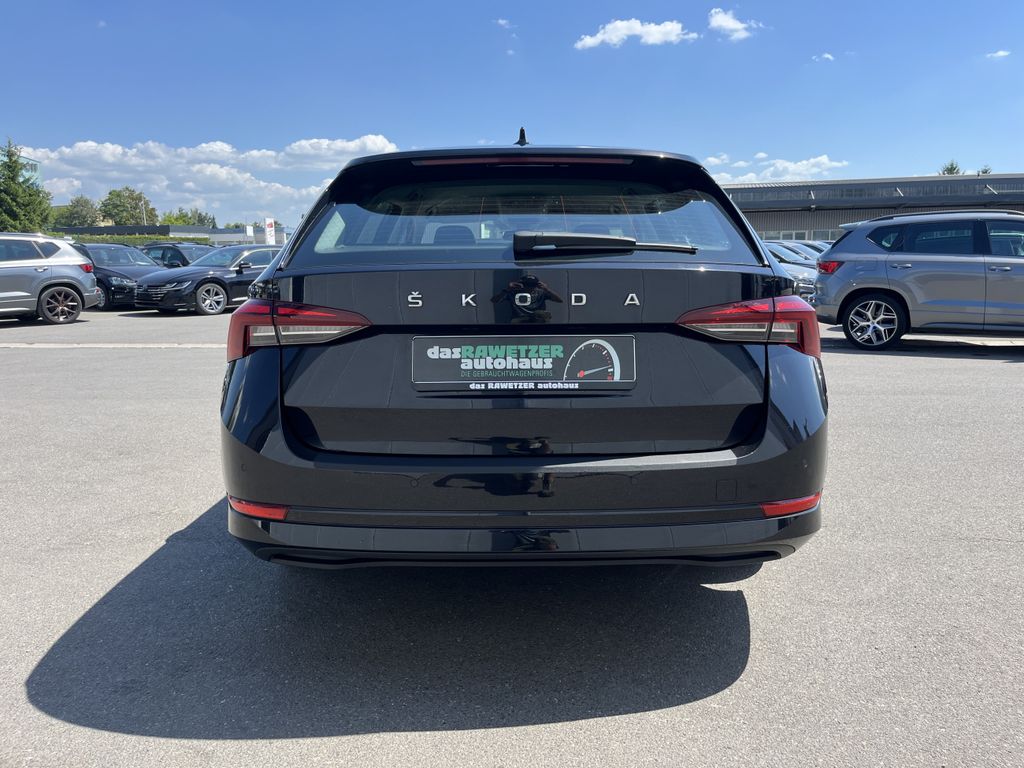 Skoda Octavia Combi 2.0 TDI Blackline 8